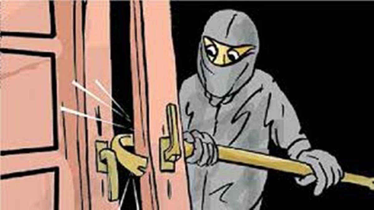 Bhopal: Broke the lock of the retired IAS house, thieves took away all the household items