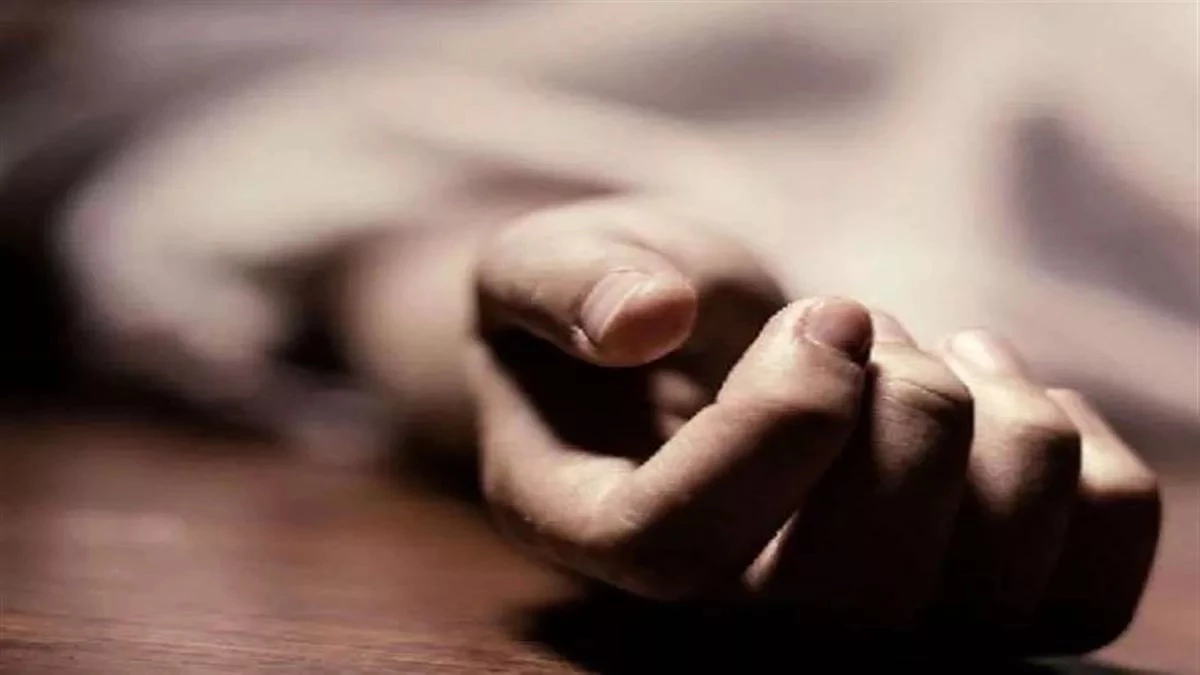 INDORE: Bhopal's girl, troubled by credit card loan, commits suicide