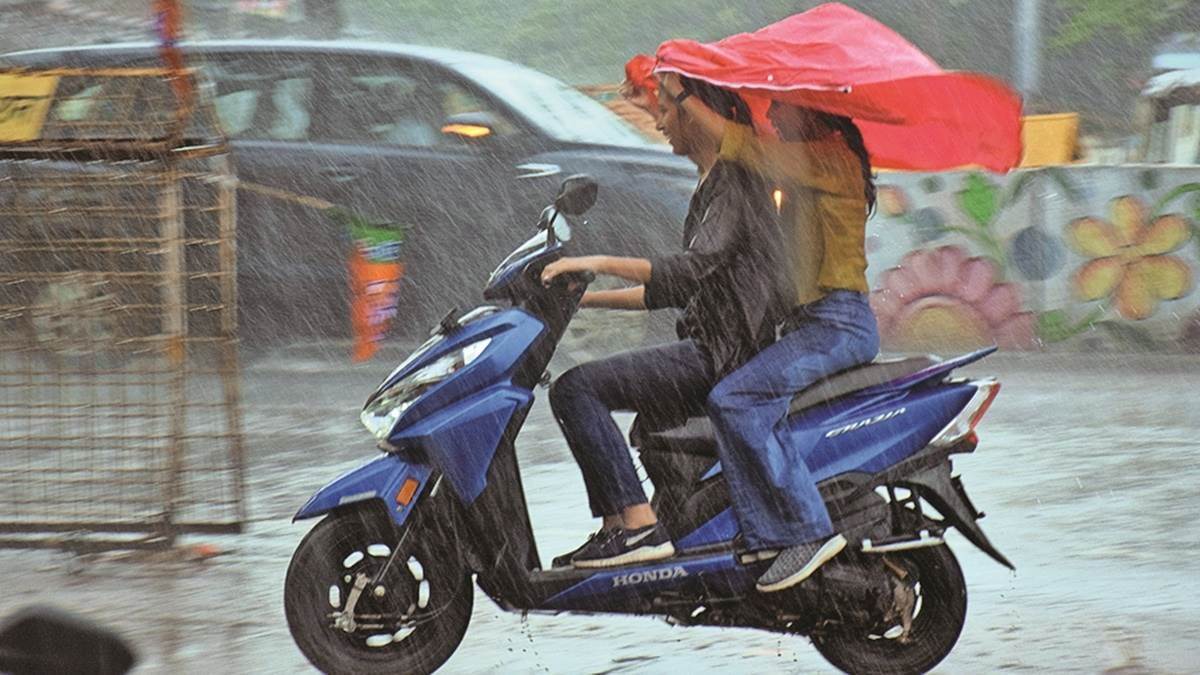 Pre-Monsoon Rain: छत्तीसगढ़ में अगले तीन दिनों तक बारिश और तेज हवा के आसार… मानसून आगे बढ़ने के लिए अनुकूल स्थितियां
