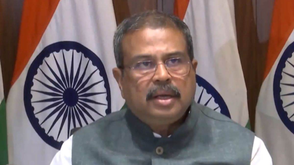 'पसंदीदा शहर चुनने का मौका, 15 मिनट अतिरिक्त समय...', NEET परीक्षा को लेकर धर्मेंद्र प्रधान का बड़ा एलान, अब 21 जून को होगा एग्जाम