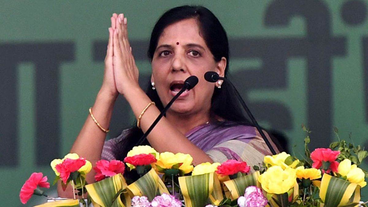 Arvind Kejriwal Court Video: अरविंद केजरीवाल का कोर्ट वाला वीडियो वायरल करने पर पत्नी सुनीता को नोटिस, जानिए पूरा मामला