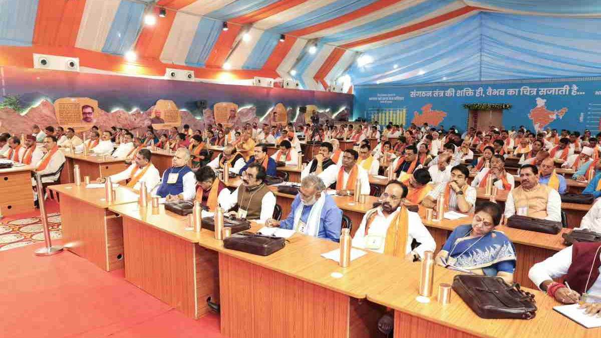 मंत्री विधायक बोले- वाणी में रखना चाहिए संयम, दूसरे दिन भी नहीं आए सिंधिया, भाजपा प्रशिक्षण वर्ग शुरु