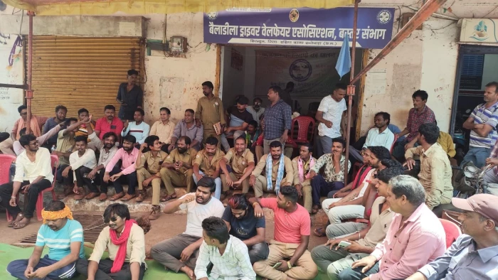 किरंदुल में तीसरे दिन भी जारी रही ड्राइवरों की हड़ताल एनएमडीसी का लौह अयस्क परिवहन ठप