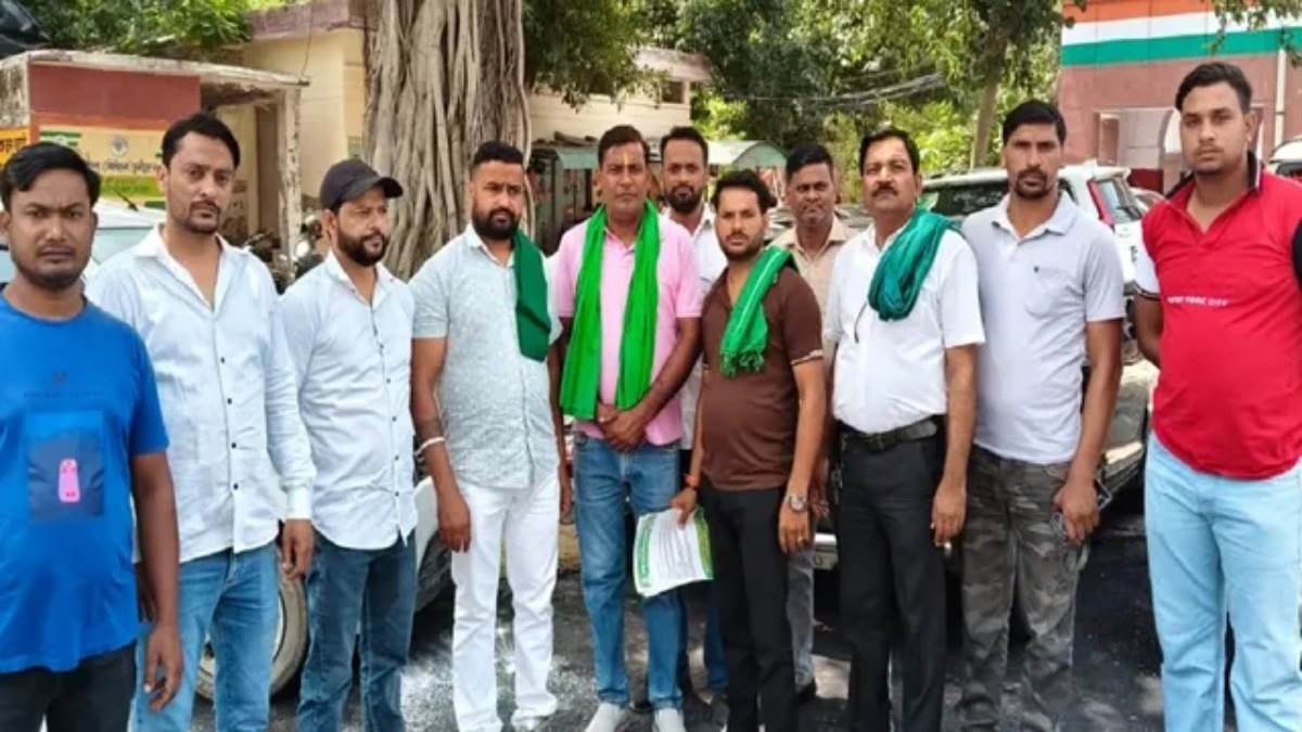 सर्विस रोड और जेवर टोल प्लाजा हटाने की मांग को लेकर किसानों का आंदोलन तेज, प्रशासन को दी चेतावनी