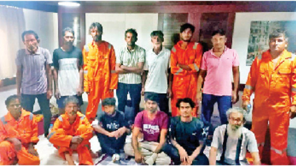 ओमान तट पर डूबा भारतीय जहाज 'विराट-1', अमेरिकी नौसेना समेत संयुक्त अभियान में 14 नाविक सुरक्षित बचाए