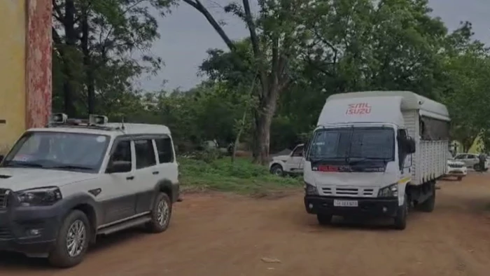 Chhattisgarh News: राज्य में अवैध रूप से रह रहे बांग्लादेशियों को किया जा रहा डिपोर्ट, रायपुर पुलिस रवाना