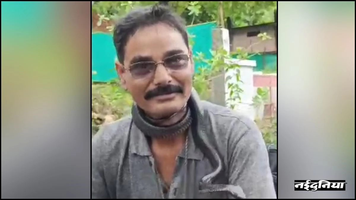 सांप से खेलना पड़ा भारी...गले में कोबरा लपेटकर बाइक पर घूमता रहा, आखिर वही हुआ जिसका डर था
