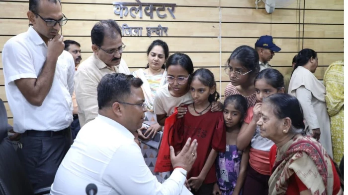 आकांक्षा योजना पर उठे सवाल, इंदौर में जेईई-नीट की तैयारी छोड़ टीसी मांगने पहुंचे छात्र