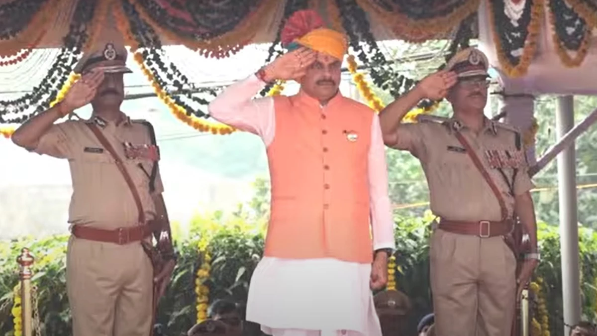 Independence Day 2025: एमपी के सीएम डॉ. मोहन यादव ने भोपाल में किया ध्वजारोहण, बोले- लोक निर्माण से लोक कल्याण का है लक्ष्य
