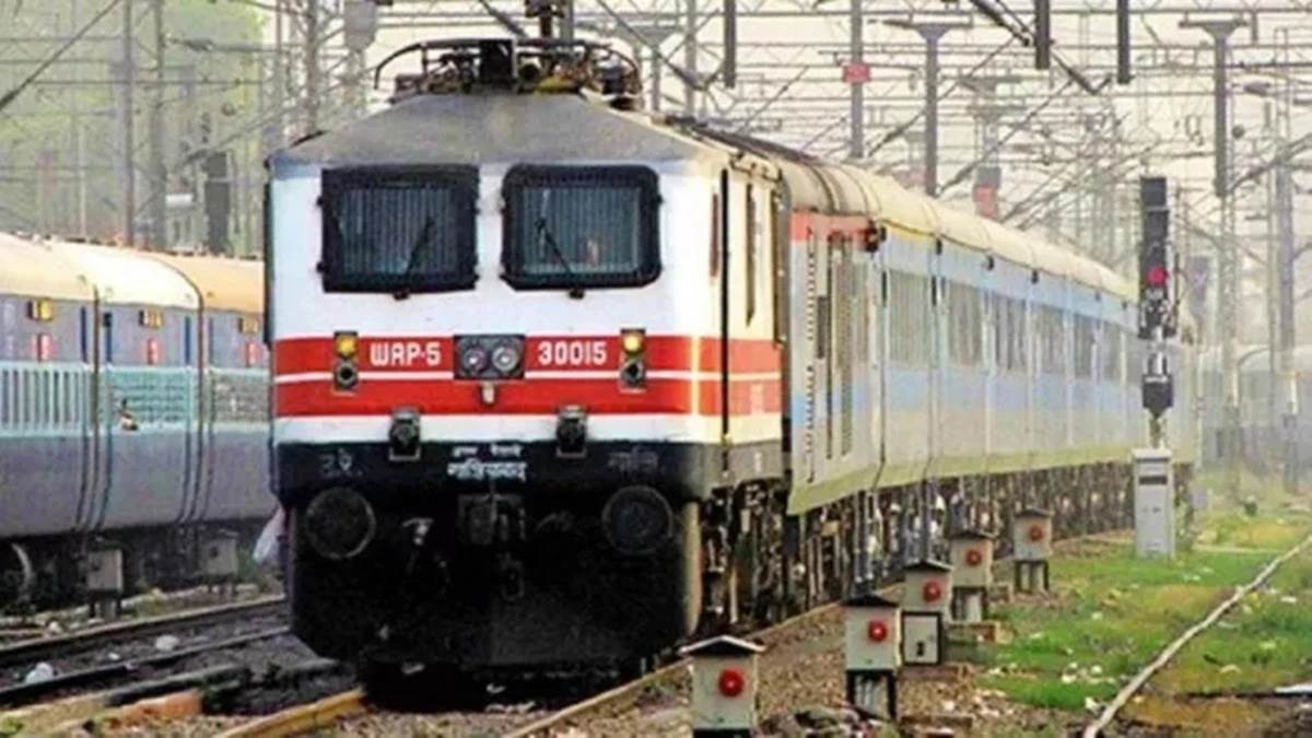 Railway News: जन्माष्टमी पर रेलवे चलाएगा विशेष ट्रेनें, यहां देखें नाम, रूट और टाइम