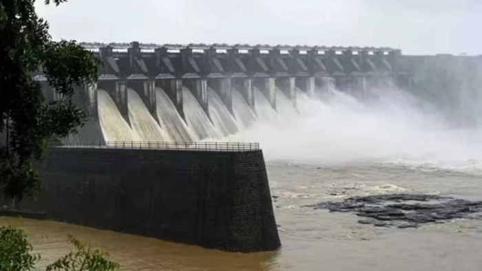 जबलपुर में बाढ़ का खतरा... बरगी बांध का जलस्तर 420.20 मीटर, 24 घंटे में 1000 क्यूमेक पानी छोड़ने की तैयारी, नर्मदा तटों पर अलर्ट जारी