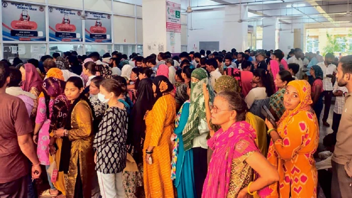 ग्वालियर में तीन दिन में ओपीडी के मरीज 10 हजार पार, मेडिसिन-त्वचा रोग विभाग में सबसे ज्यादा भीड़