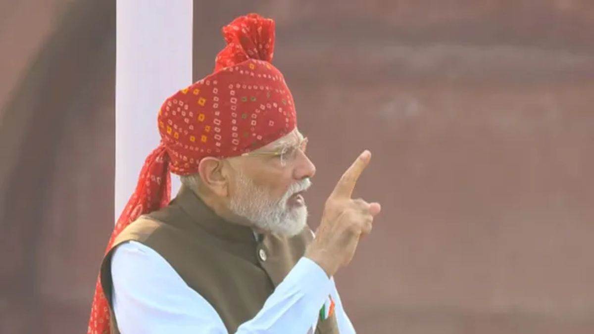 'दिमागी नक्सलियों को पहचानने की जरूरत, ये समाज को गलत दिशा में ले जा रहे', लाल किले से बोले पीएम मोदी