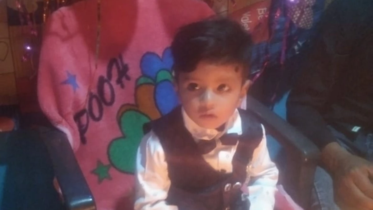 सागर में नाना के साथ चॉकलेट लेने जा रहे ढाई साल के बच्चे को कार ने मारी टक्कर, चली गई जान