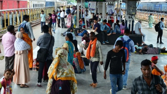 बीना में यार्ड रीमाॅडलिंग से जबलपुर की ट्रेनें प्रभावित, कई के बदले मार्ग; अक्टूबर में यात्रा से पहले जांच लें स्थिति