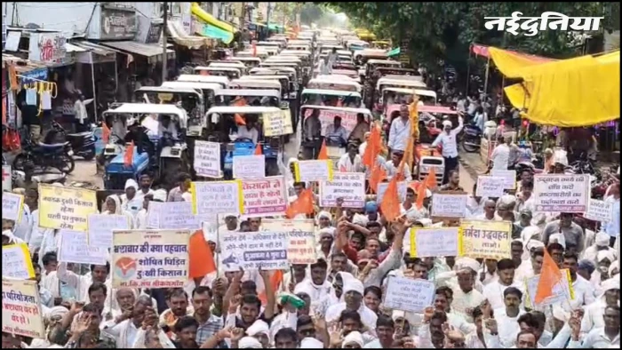 500 ट्रैक्टरों के साथ पहुंचे 3 हजार किसान, खरगोन में 4 गुना मुआवजे की मांग और पानी को लेकर प्रदर्शन
