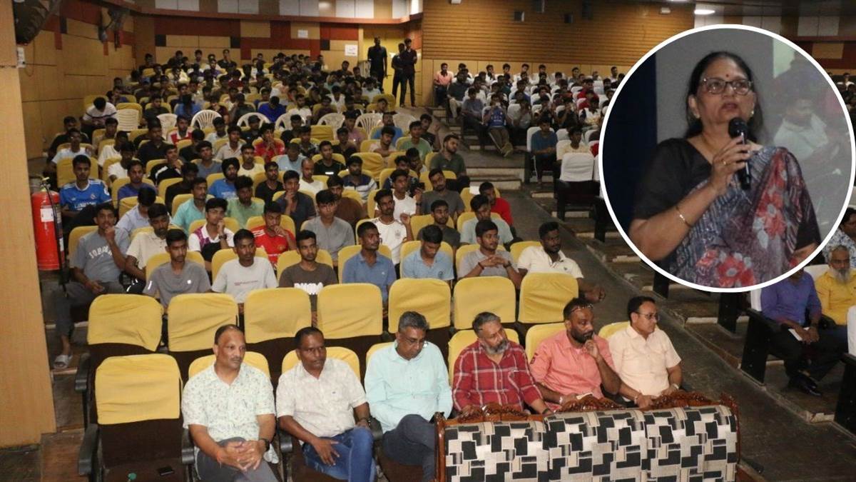 LNIPE में छात्रा 'श्रुति उपाध्याय' की मौत पर बवाल: कुलपति संग 4 घंटे बैठक के...