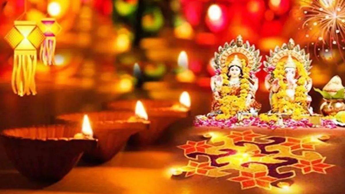 Diwali Puja Mnatra: दिवाली के दिन इन मंत्रों के जाप से मां लक्ष्मी व गणेश का मिलेगा आशीर्वाद, धन की होगी वर्षा