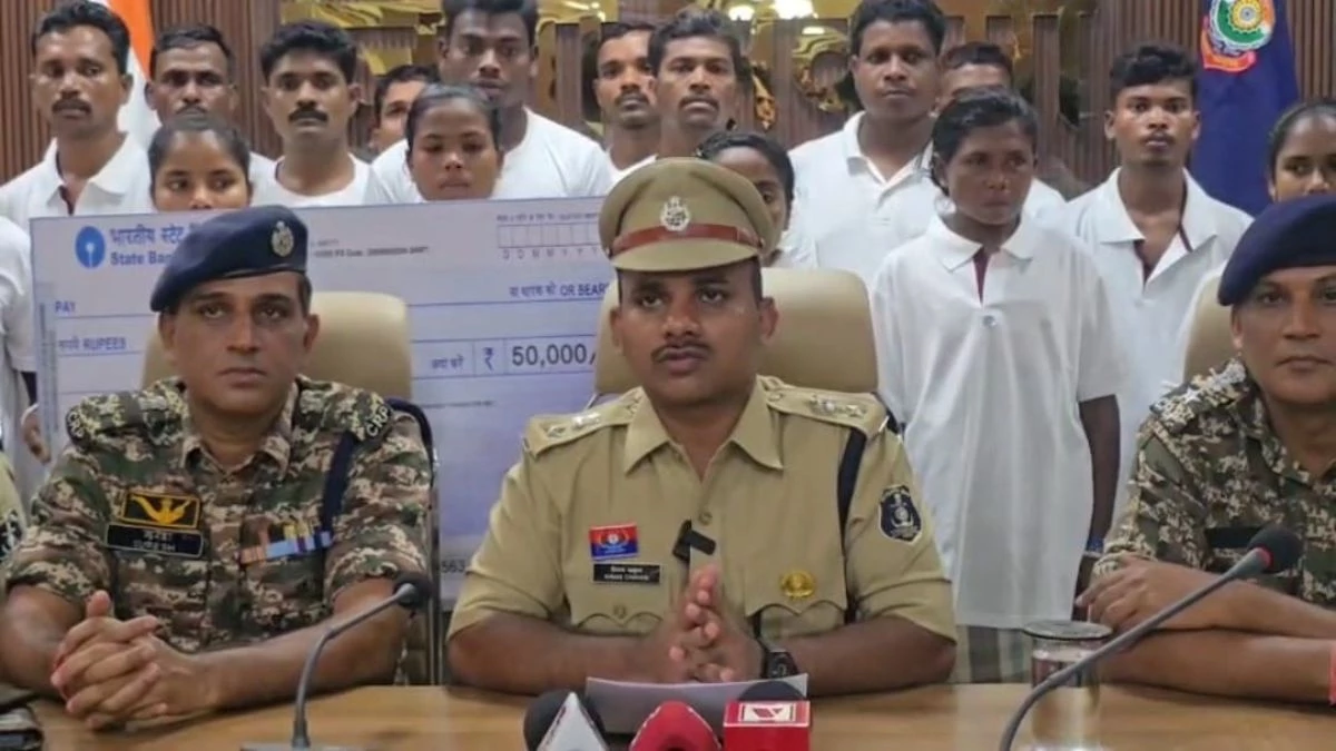 कांकेर और सुकमा में माओवादी विरोधी अभियान में बड़ी सफलता, 100 से ज्यादा माओवादियों ने किया सरेंडर