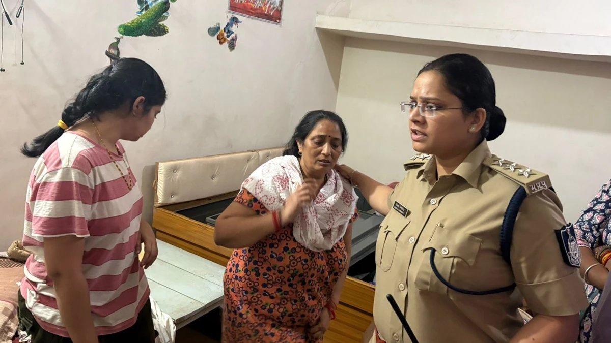 मुरैना में दिनदहाड़े मां-बेटी को बंधक बनाकर 20 लाख से अधिक की डकैती, हथियारबंदों ने आधा घंटे तक की लूटपाट