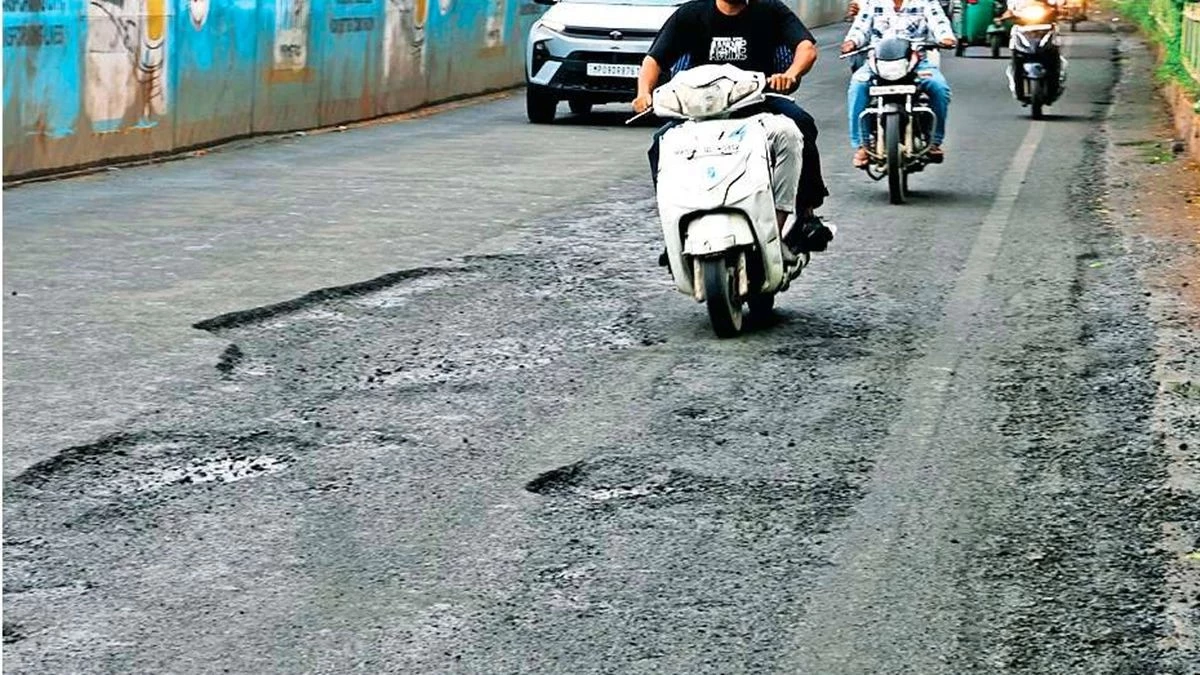 MP में सड़कों के गड्ढों के लिए एजेंसी के साथ अब इंजीनियर भी होंगे जिम्मेदार, सभी के निर्धारित किए गए टारगेट