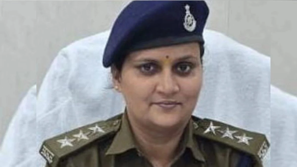 सिवनी हवाला कांड में सस्‍पेंड एसडीओपी पूजा पांडे अपने बच्‍चे को लेकर कोर्ट पहुंची, डीएसपी, एसआई समेत 10 पुलिसकर्मी दो दिन की रिमांड पर