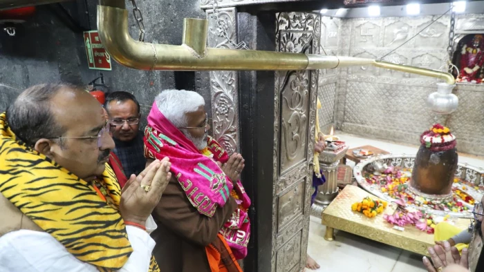 Mahakumbh 2025: ‘महाकाल महाराज आपको महाकुंभ में आमंत्रित करने आए हैं’... लेटर हेड पर लिखकर उज्जैन पहुंचे योगी सरकार के मंत्री