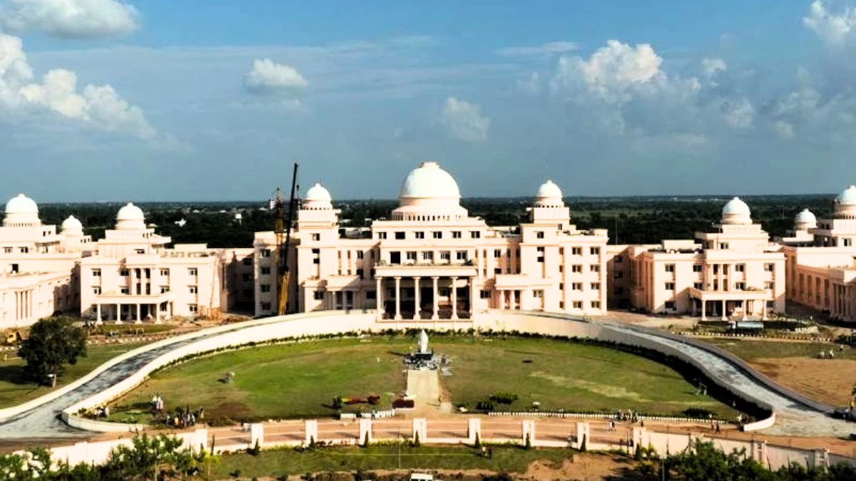 CG News: शीतकालीन सत्र के पहले दिन 'अंजोर विजन' पर चर्चा, विपक्ष ने किया बहिष्कार; GDP 75 लाख करोड़ करने का लक्ष्य