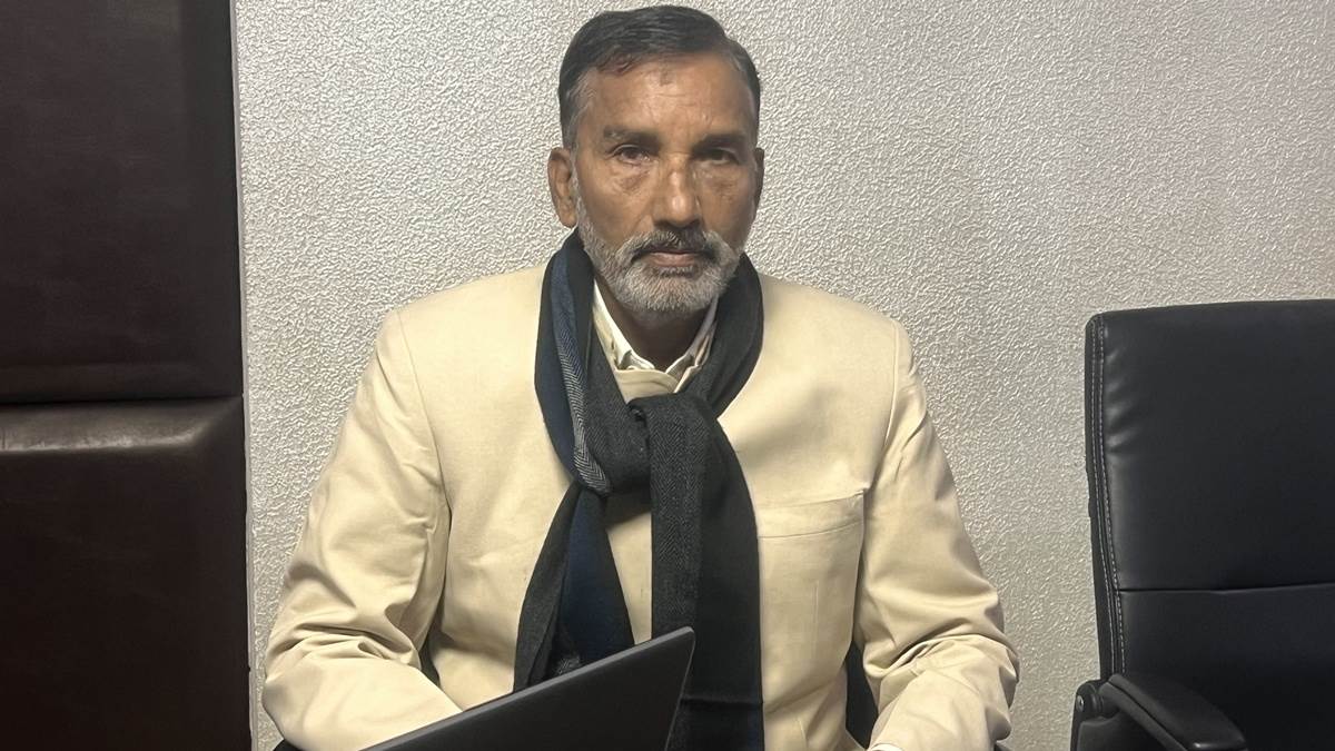 संतोष वर्मा ने राजनीति के फायदे के लिए विशेष रणनीति के तहत दिया बयान, सपाक्स के अध्यक्ष हीरालाल त्रिवेदी ने कहा