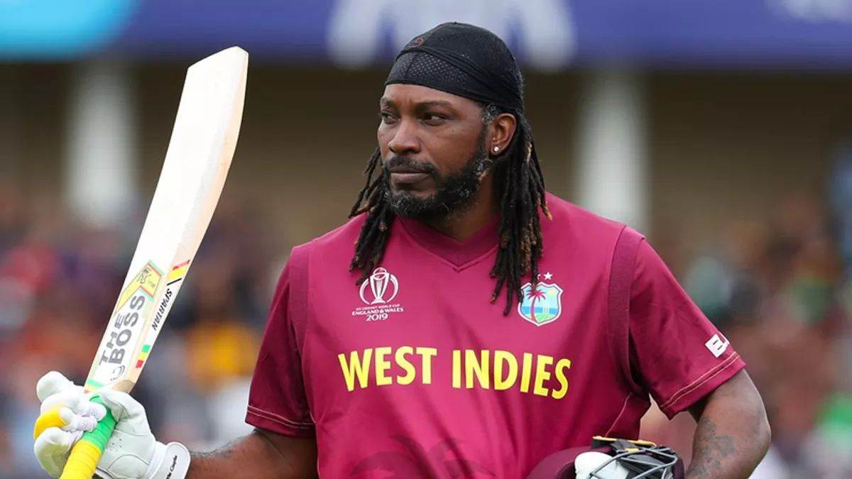 Chris Gayle: गाड़ी में गैस भराइए, टंकी फुल कराइए, पैसा देगा क्रिस गेल, यकीन न हो तो वीडियो देखें