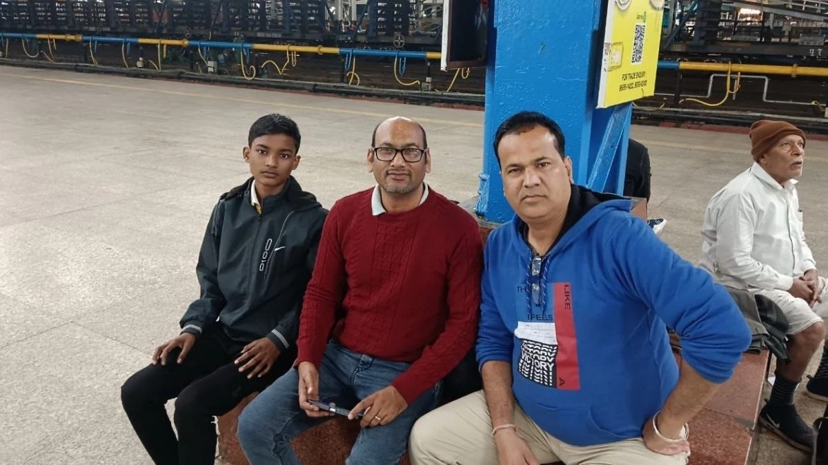 पानी पीने रतलाम स्टेशन पर ट्रेन से उतरा छात्र छूटा, टीचर ने नवोदय नेटवर्क पर फोटो शेयर कर खोज निकाला