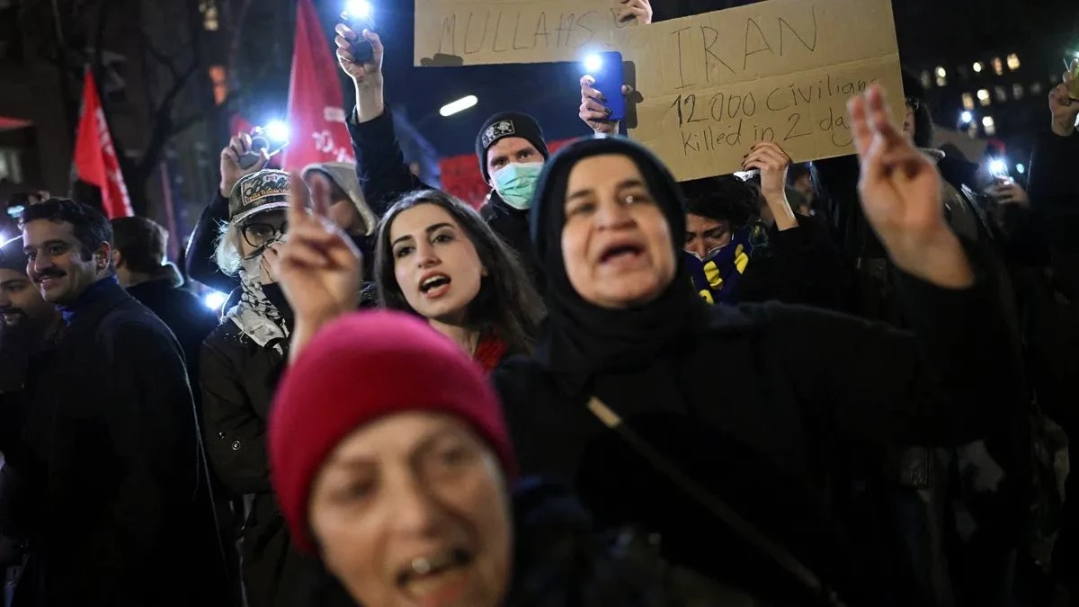 ईरान संकट के बीच भारत की बड़ी कार्रवाई, दूतावास ने जारी की एडवाइजरी; इजरायल में भी भारतीयों को सतर्क रहने की सलाह