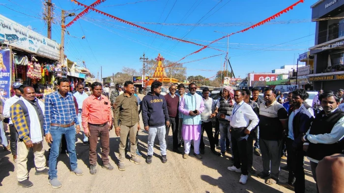 आदिवासी बुजुर्ग की हत्या के आरोप में हिरासत में लिए गए एसडीएम के खिलाफ लोगों में उबाल, सर्व आदिवासी समाज का कुसमी बंद का आह्वान