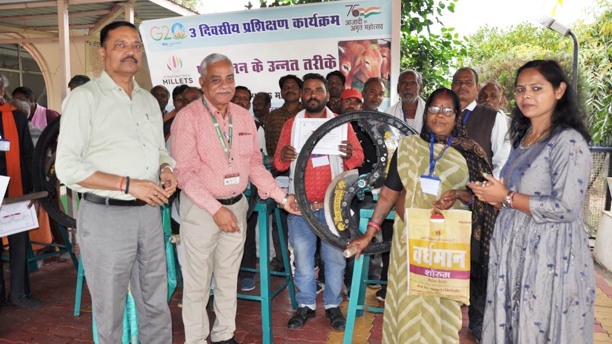 Jabalpur News: उन्नत तरीकों से पशुपालन करने किसानों ने पाया प्रशिक्षण