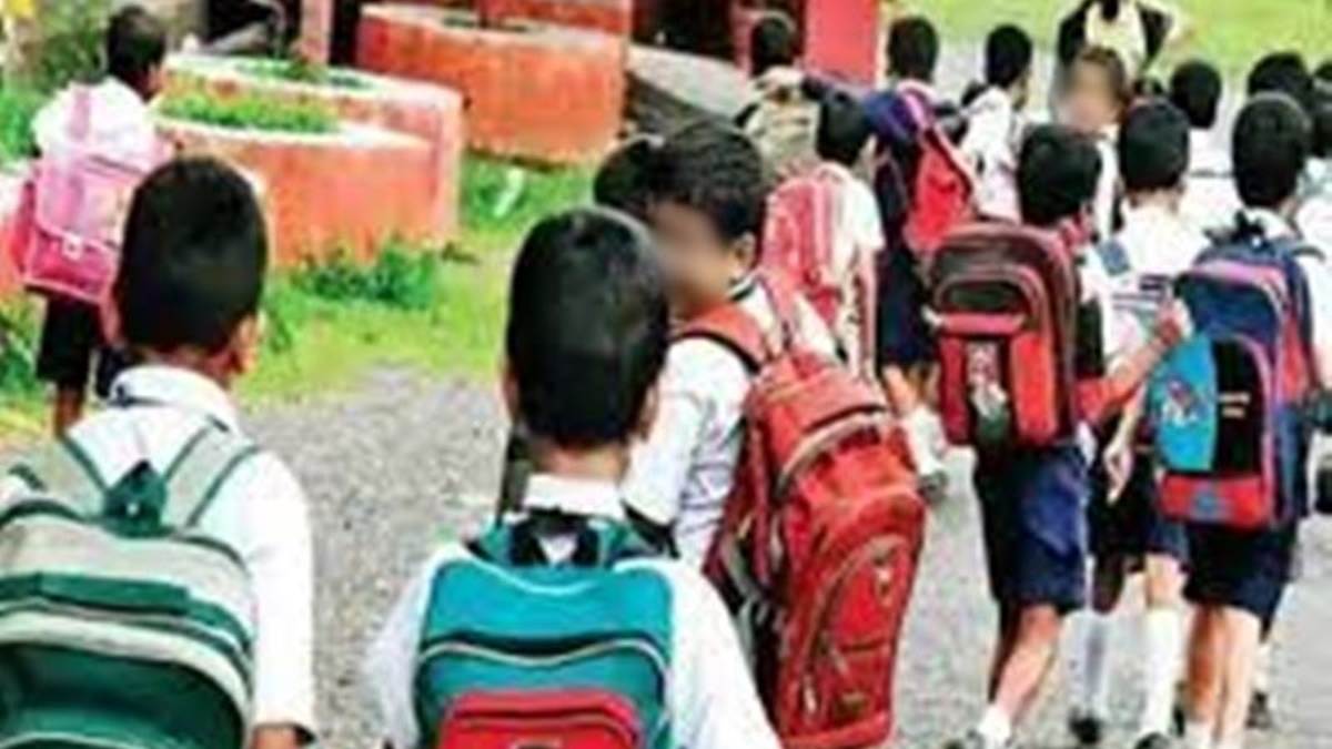नईदुनिया अभियान आठवीं घंटी में पढ़िए रायपुर के स्‍कूलों की हकीकत, पांच सौ से ज्यादा स्कूल में नहीं है खेल मैदान