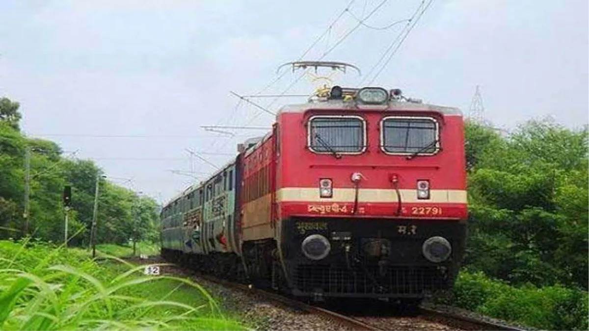 Bilaspur Railway News: एप से मिली गलत जानकारी, उसलापुर पहुंच गए अमरकंटक एक्सप्रेस के यात्री