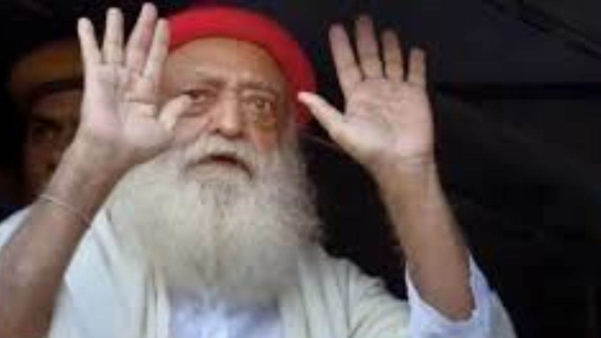 नाबालिग से दुष्कर्म के मामले में उम्रकैद की सजा काट रहे आसाराम ने गर्भगृह में जाकर किया बाबा विश्वनाथ का दर्शन-पूजन