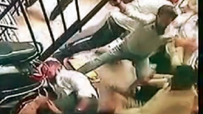 ग्वालियर में ट्रेवल एजेंसी संचालक को पत्नी सहित चचेरे भाइयों ने बेरहमी से पीटा, महिला के पेट में लात मारकर घसीटा