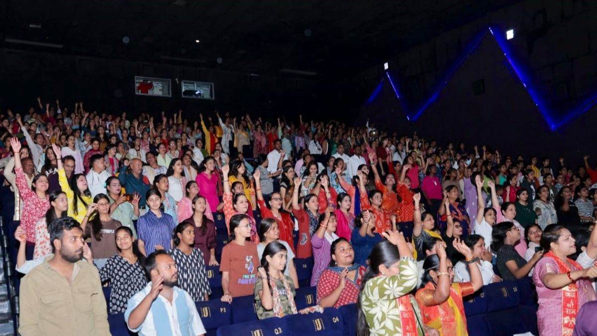 भोपाल में 'द केरला स्टोरी 2' का खास शो, 400 सनातनी बहनों ने एक साथ देखी फिल्म, विधायक ने सराहा