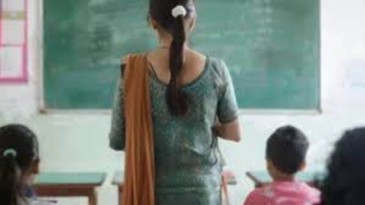 TET अनिवार्यता के विरोध में 4 अप्रैल को दिल्ली में बड़ा प्रदर्शन, छत्तीसगढ़ से 25 हजार शिक्षक होंगे शामिल