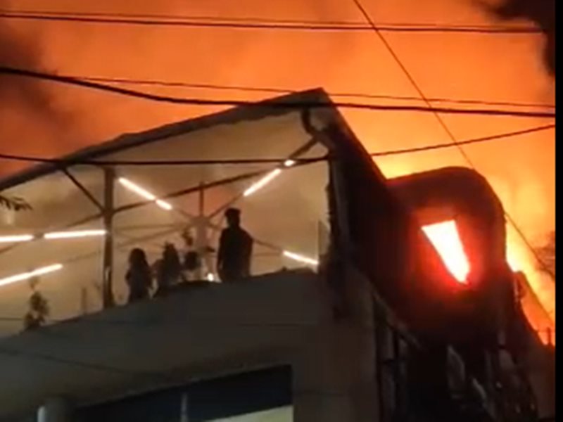 Fire in Indore: इंदौर के स्कीम नंबर 78 में होटल वृंदावन में लगी भीषण आग