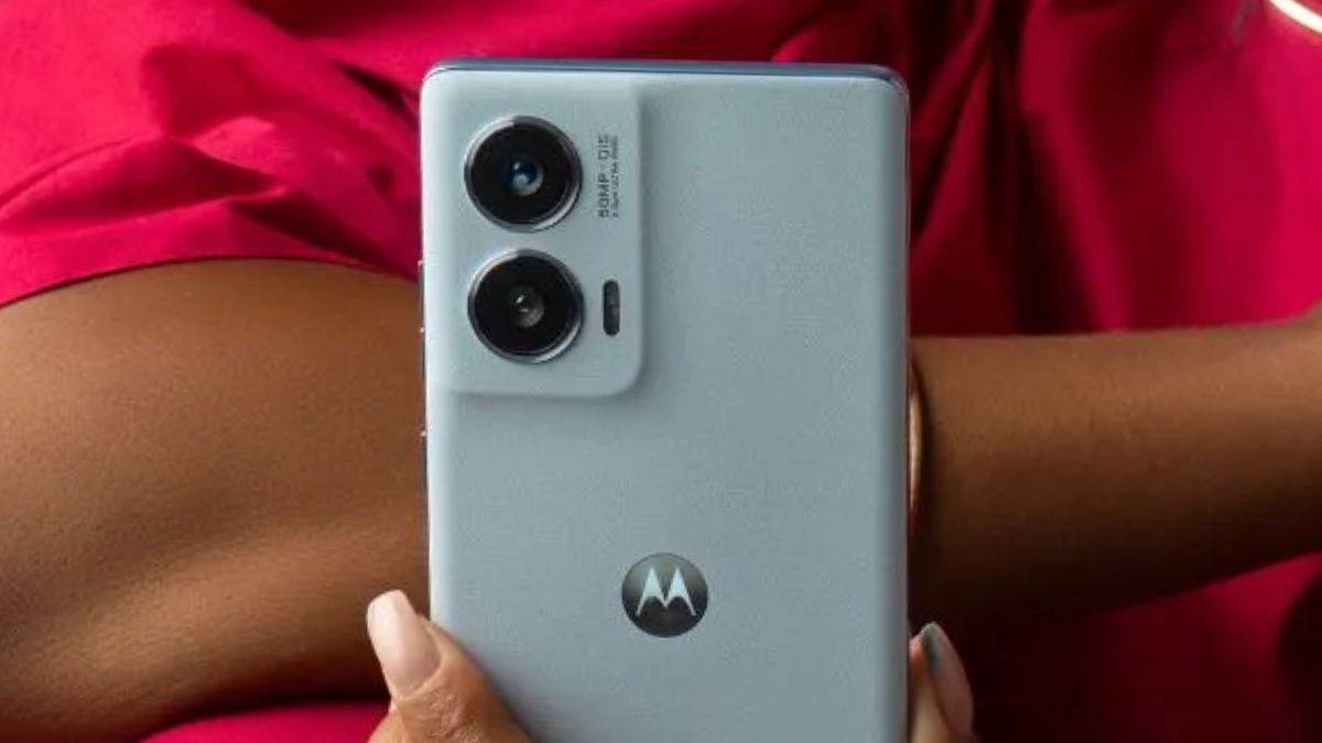 Motorola Edge 50 Fusion: मोटोरोला ने किया हैरान, भारत में लॉन्च किया तगड़ा प्रोसेसर वाला स्मार्टफोन, कीमत बस इतनी