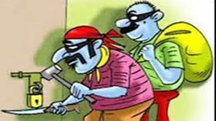 ग्वालियर में चोरी की दो वारदातें: ठेकेदार के सूने घर से उड़ाए 7 लाख के जेवर-कैश, हनुमान मंदिर की दानपेटी भी साफ
