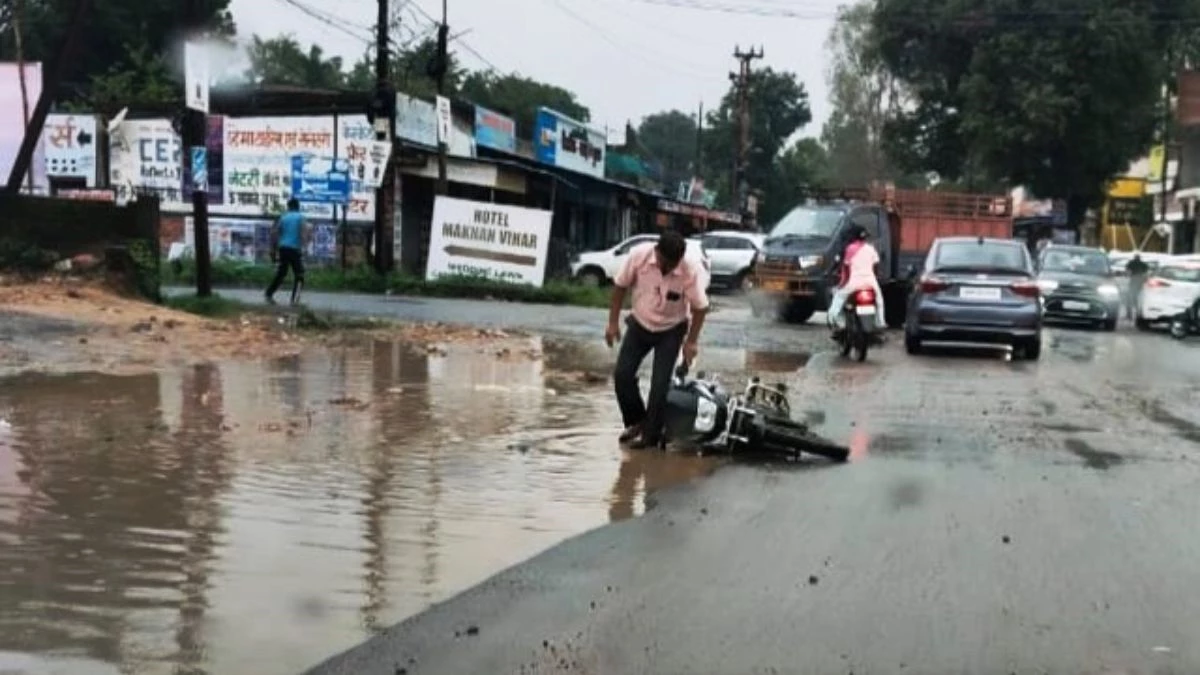 Chhattisgarh Weather: छत्तीसगढ़ में बारिश से जनजीवन प्रभावित, बाजार से लेकर खेत तक पसरा सन्नाटा