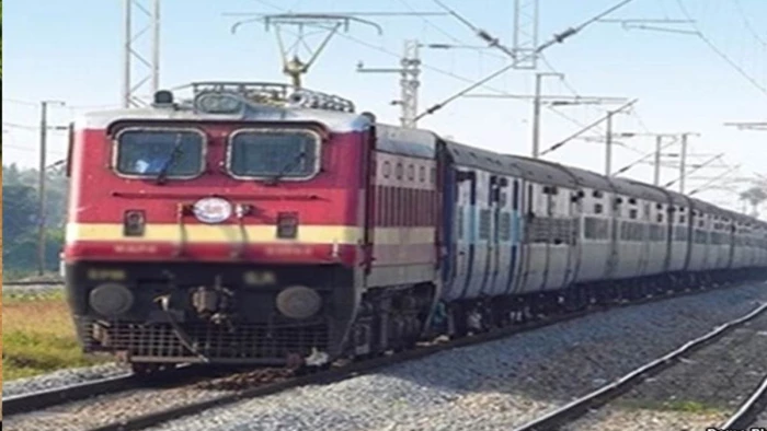 इंदौर-दिल्ली सराय रोहिल्ला एक्सप्रेस का समय बदला, 19 जुलाई से नए शेड्यूल पर चलेगी ट्रेन