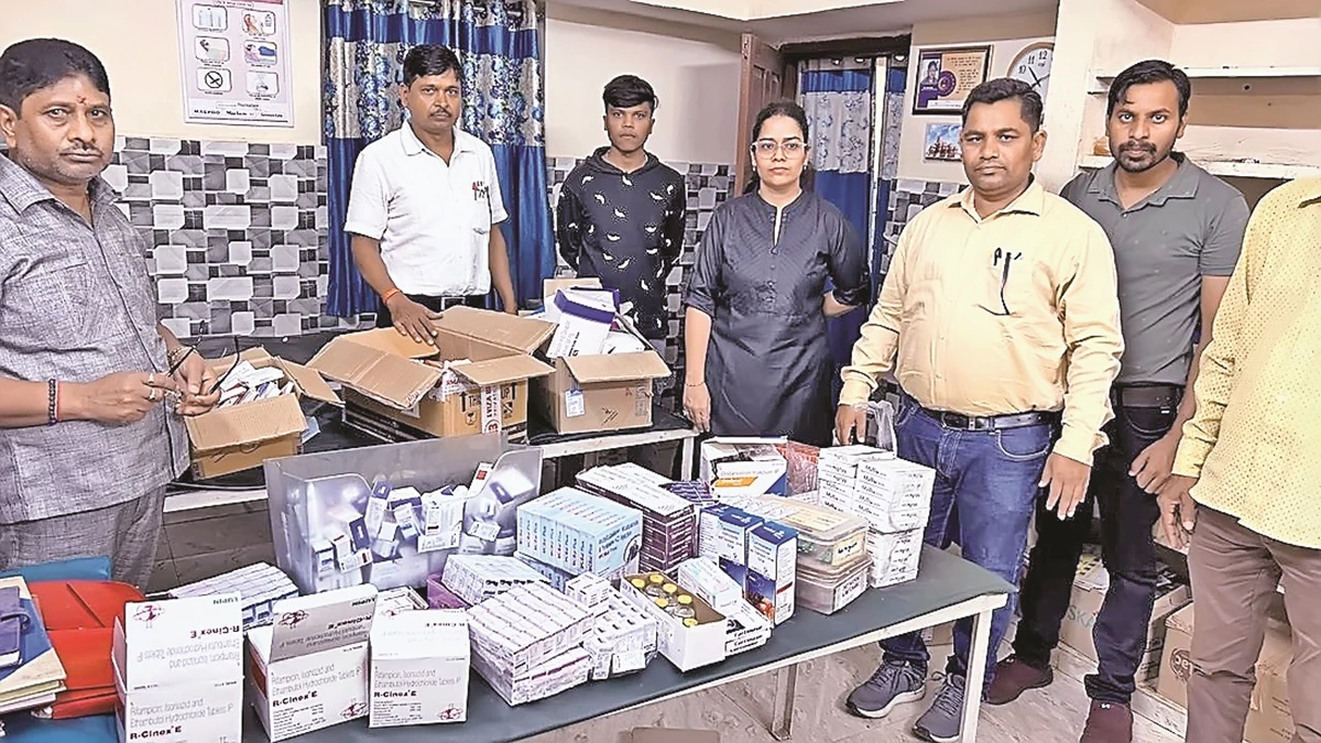 झोलाछाप डॉक्टर कर रहा था, कैंसर, टीबी का इलाज, नशे और गर्भपात की गोलियों के साथ पकड़ाया