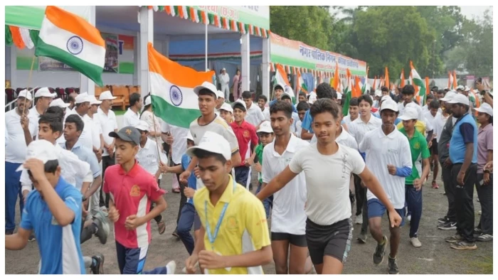 कोरबा में देशभक्ति का सैलाब: तेज वर्षा के बीच स्वतंत्रता दौड़ में उमड़ा जन समुदाय, दिया एकता का संदेश