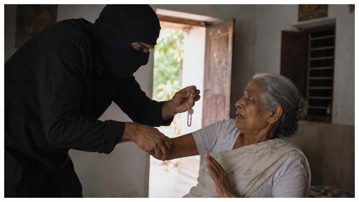 बिलासपुर में बुजुर्ग महिला से लूटपाट, अकेलेपन का फायदा उठाकर चाकू अड़ाकर लूटे 80 तोला चांदी के जेवर व नकदी