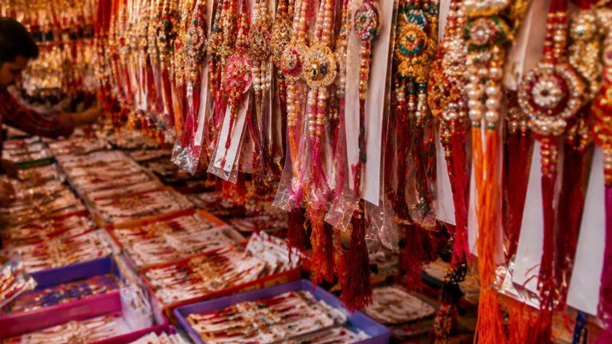 ग्वालियर में बदल रहा है राखियों का बाजार, ईको फ्रेंडली सीड राखियों का ट्रेंड, प्रीमियम डिजाइन्स की मांग बढ़ी