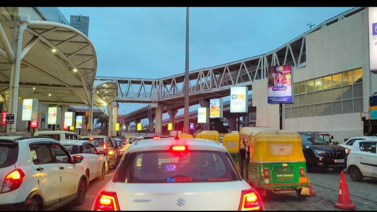 रानी कमलापति स्टेशन पर वर्ल्ड क्लास सुविधाओं के बाद भी ट्रैफिक जाम, प्रीमियम ट्रेनों के समय 30 मिनट तक फंसे वाहन
